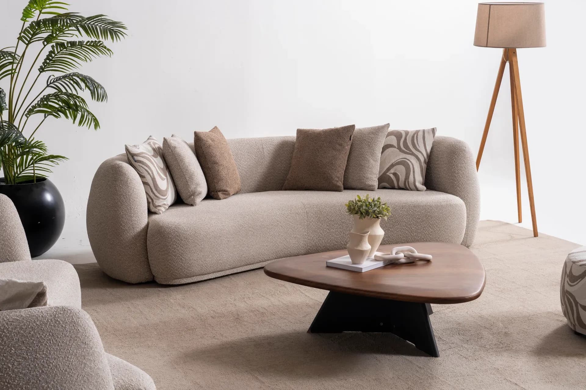 3 Seater_Crown-2.jpg